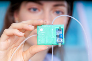 THE BENEFITS OF BIOMEDICAL EQUIPMENT FIELD SERVICE MANAGEMENT